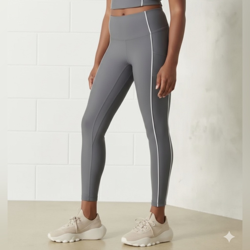 Abercrombie | YPB Curve Love Leggings in Gray w/White Piping Women’s Size M
